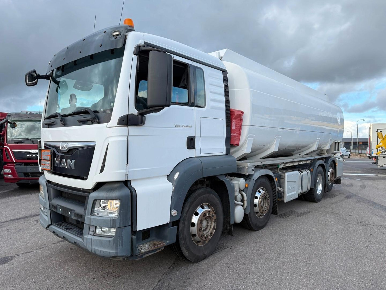 MAN TGS 35.480 8x2*6 Euro 6 23.000 l ADR Tanktruck - Tank truck: picture 1 MAN TGS 35.480 8x2*6 Euro 6 23.000 l ADR Tanktruck - Tank truck: picture 1