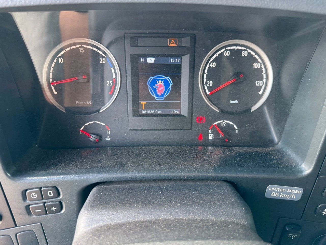 Tank truck Scania P400 8x2*6 HMK Bilcon 24.000 l. ADR Euro 5: picture 14 Tank truck Scania P400 8x2*6 HMK Bilcon 24.000 l. ADR Euro 5: picture 14