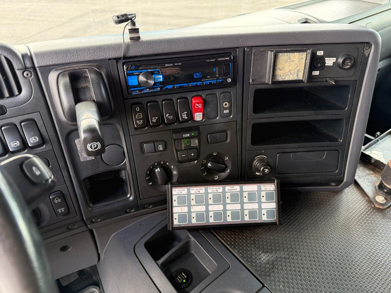 Tank truck Scania P400 8x2*6 HMK Bilcon 24.000 l. ADR Euro 5: picture 15 Tank truck Scania P400 8x2*6 HMK Bilcon 24.000 l. ADR Euro 5: picture 15