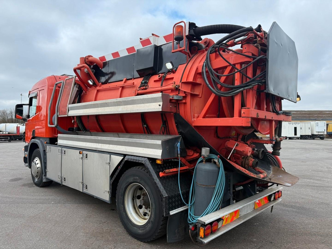 Scania P94/260 4x2 NZ SLS590 Kombi 8.400 l. - Vacuum truck: picture 4 Scania P94/260 4x2 NZ SLS590 Kombi 8.400 l. - Vacuum truck: picture 4