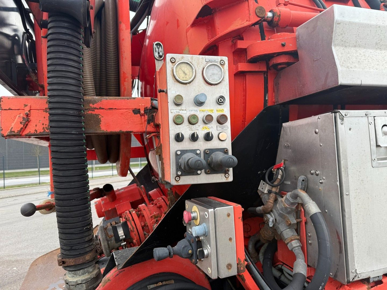 Vacuum truck Scania P94/260 4x2 NZ SLS590 Kombi 8.400 l.: picture 8