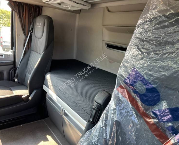 Tractor unit DAF XF 530: picture 9