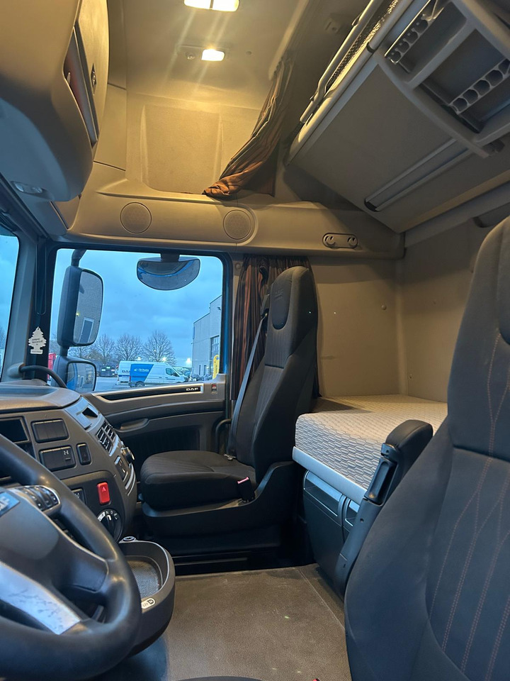 DAF XF 530 - Tractor unit: picture 5 DAF XF 530 - Tractor unit: picture 5