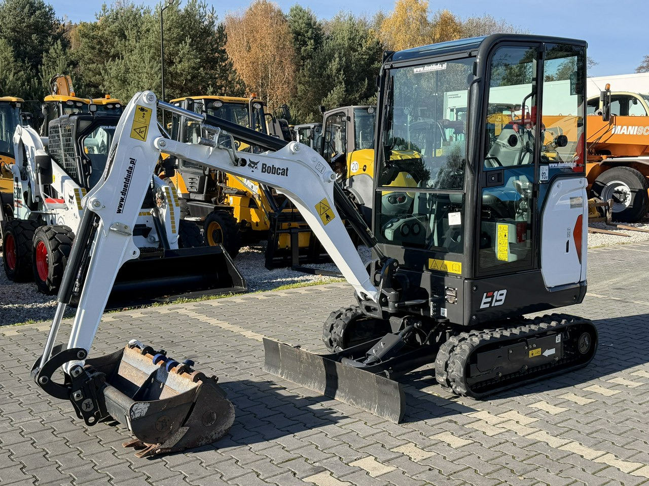 Leasing of Bobcat E19 Komplet Łyżek Mało Używana Przepracowane tylko 90mth Bobcat E19 Komplet Łyżek Mało Używana Przepracowane tylko 90mth: picture 11