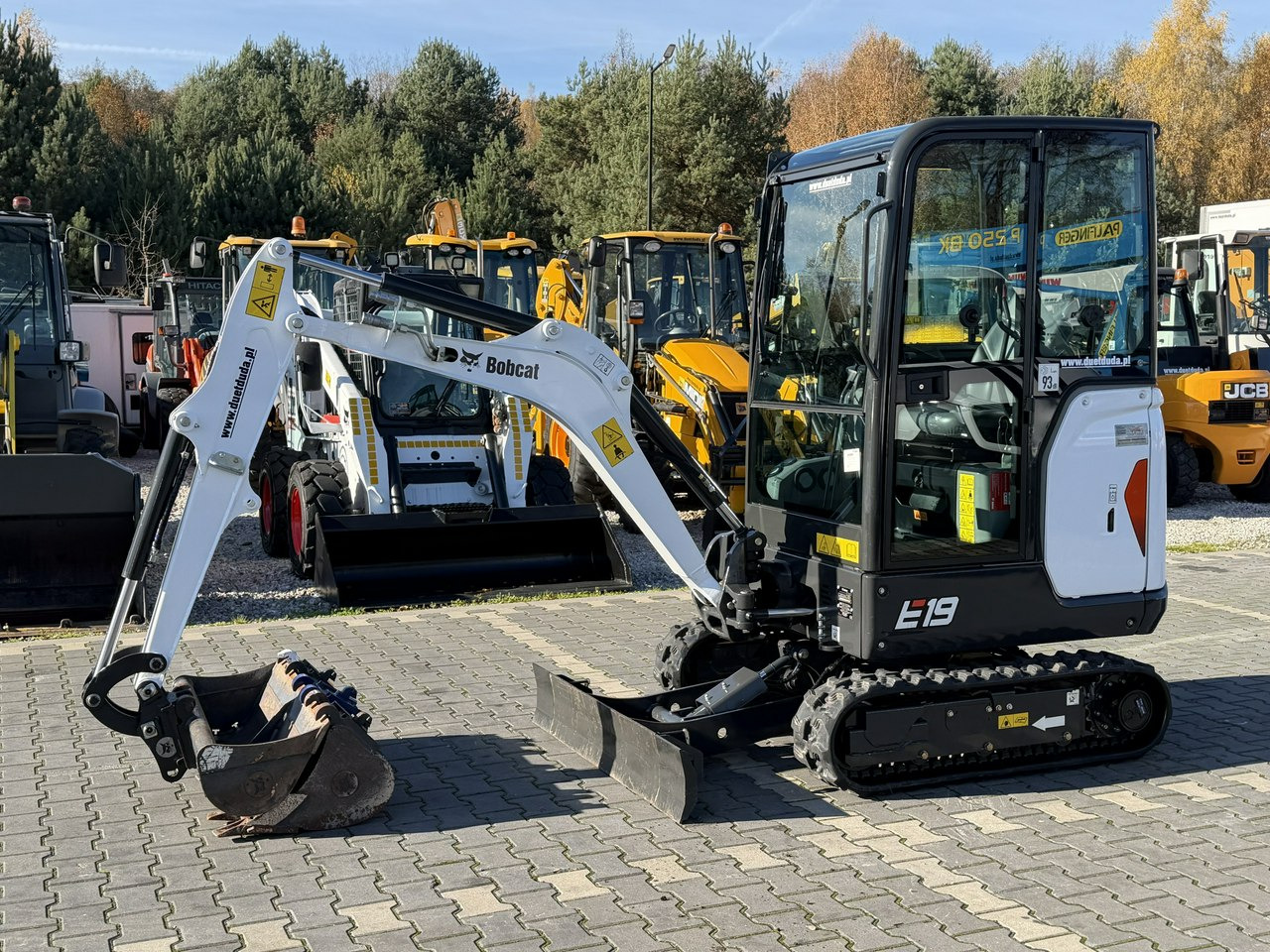 Bobcat E19 Komplet Łyżek Mało Używana Przepracowane tylko 90mth - Mini excavator: picture 3 Bobcat E19 Komplet Łyżek Mało Używana Przepracowane tylko 90mth - Mini excavator: picture 3