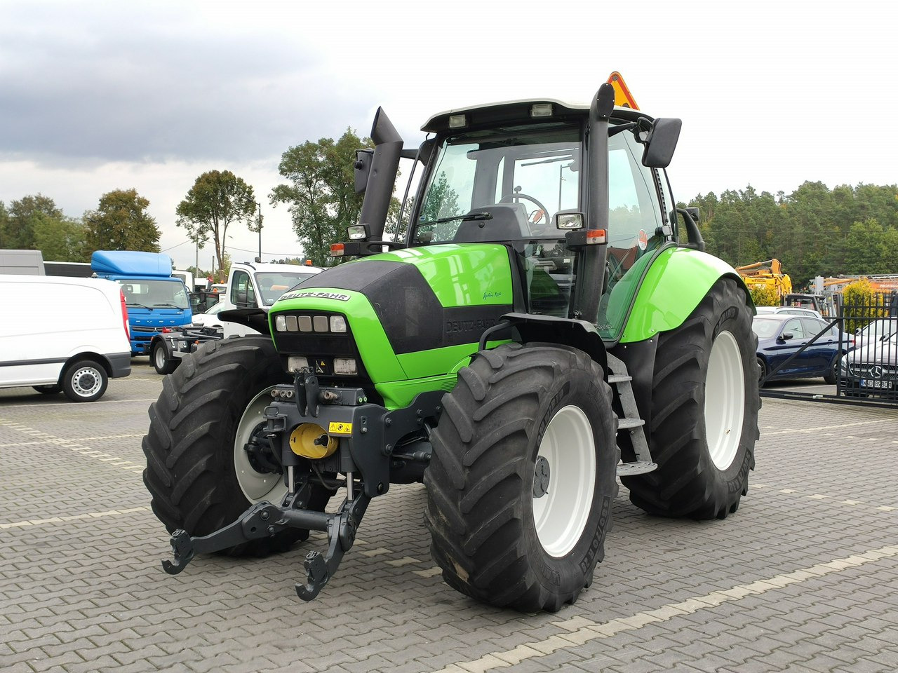 Deutz Fahr Agrotron M620 4x4 Przedni Tuz Wałek W.O.M Wyjścia do Przyczepy - Farm tractor: picture 3 Deutz Fahr Agrotron M620 4x4 Przedni Tuz Wałek W.O.M Wyjścia do Przyczepy - Farm tractor: picture 3