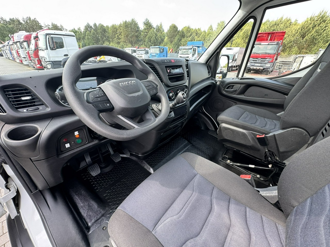 Truck mounted aerial platform Iveco Daily 35S14: picture 25 Truck mounted aerial platform Iveco Daily 35S14: picture 25