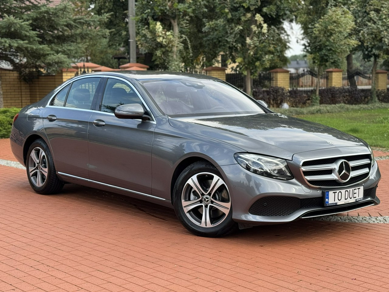 Mercedes E 220 - Sedan: picture 4 Mercedes E 220 - Sedan: picture 4