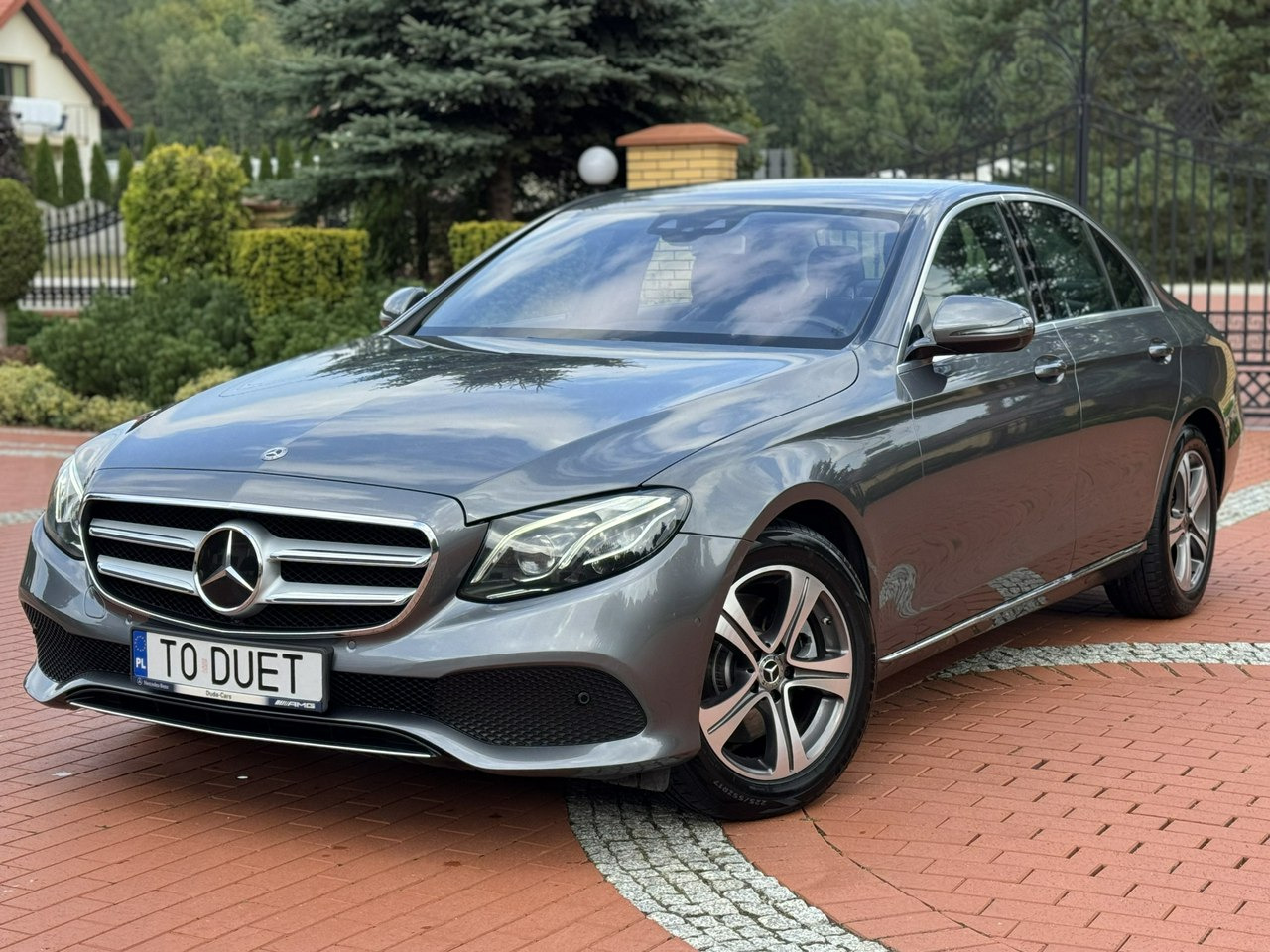 Mercedes E 220 - Sedan: picture 3 Mercedes E 220 - Sedan: picture 3