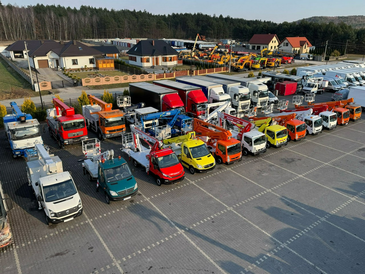 Nissan Cabstar - Truck mounted aerial platform: picture 3 Nissan Cabstar - Truck mounted aerial platform: picture 3