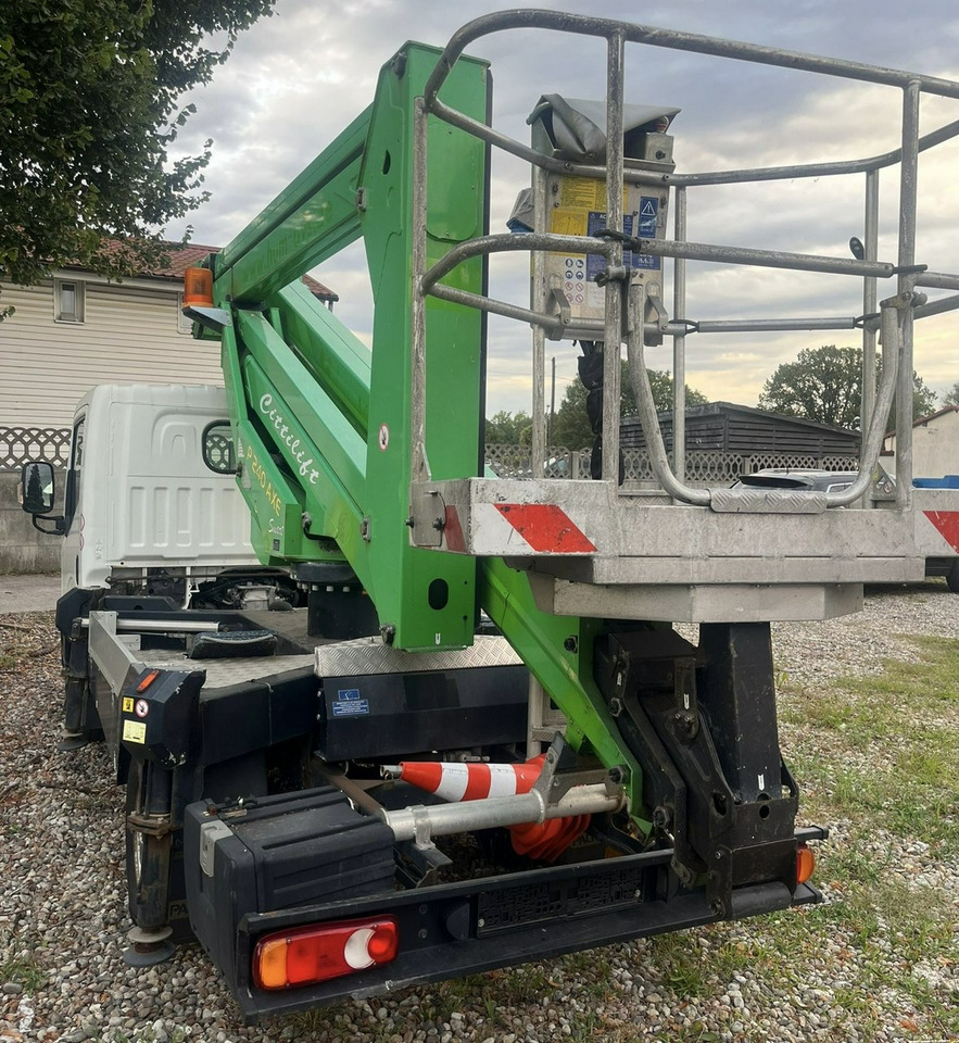 Nissan Cabstar Zwyżka Podmośnik Koszowy PALFINGER P240 AXE UDT - Truck mounted aerial platform: picture 3 Nissan Cabstar Zwyżka Podmośnik Koszowy PALFINGER P240 AXE UDT - Truck mounted aerial platform: picture 3
