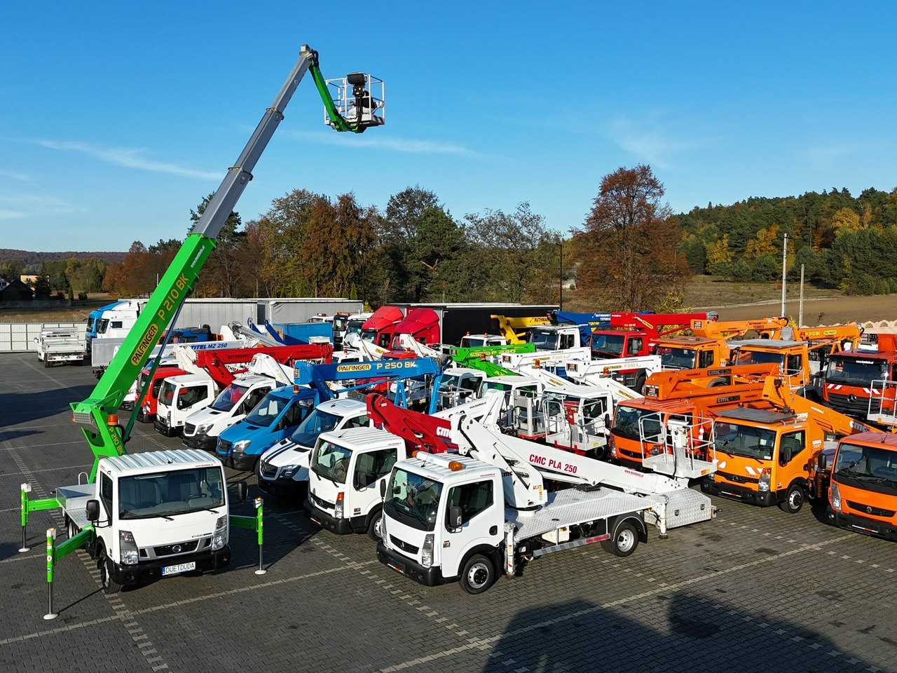 Nissan Cabstar Zwyżka Podnośnik Koszowy PALFINGER P210 BK UDT - Truck mounted aerial platform: picture 3 Nissan Cabstar Zwyżka Podnośnik Koszowy PALFINGER P210 BK UDT - Truck mounted aerial platform: picture 3
