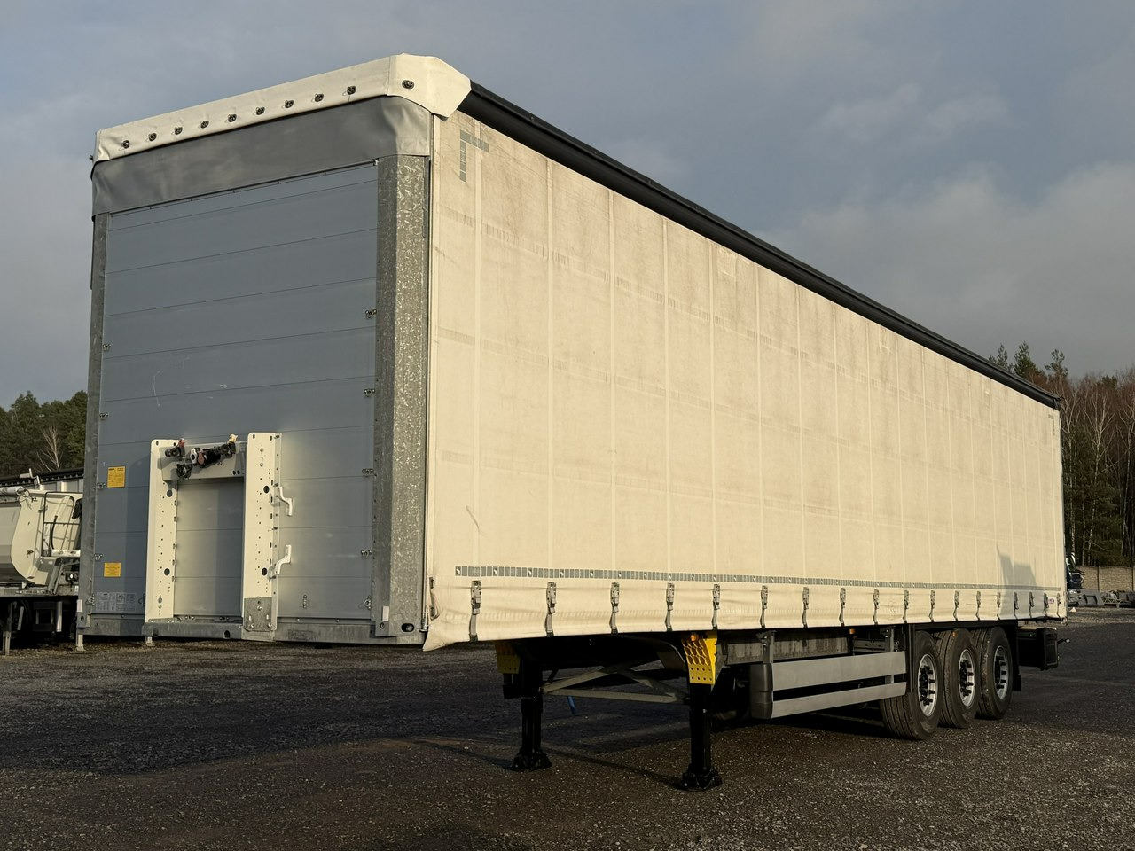 Schmitz Cargobull Standard Rama Ocynk Oś podnoszona Grudzień 2019r - Curtainsider semi-trailer: picture 3 Schmitz Cargobull Standard Rama Ocynk Oś podnoszona Grudzień 2019r - Curtainsider semi-trailer: picture 3