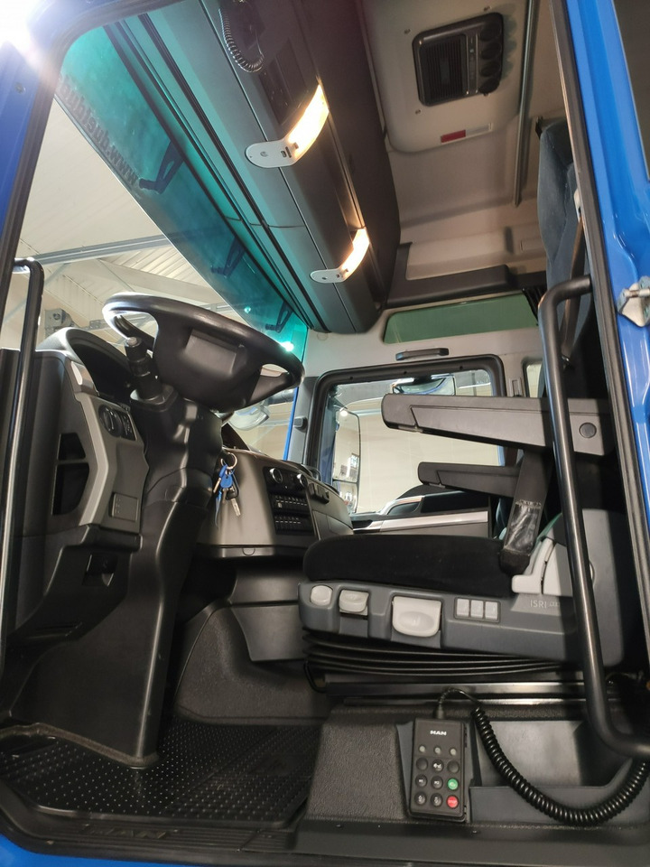 Tractor unit MAN TGX 18.480 STANDARD XXL E6 Bogato Wyposażony UNIKAT STAN !!!: picture 14 Tractor unit MAN TGX 18.480 STANDARD XXL E6 Bogato Wyposażony UNIKAT STAN !!!: picture 14
