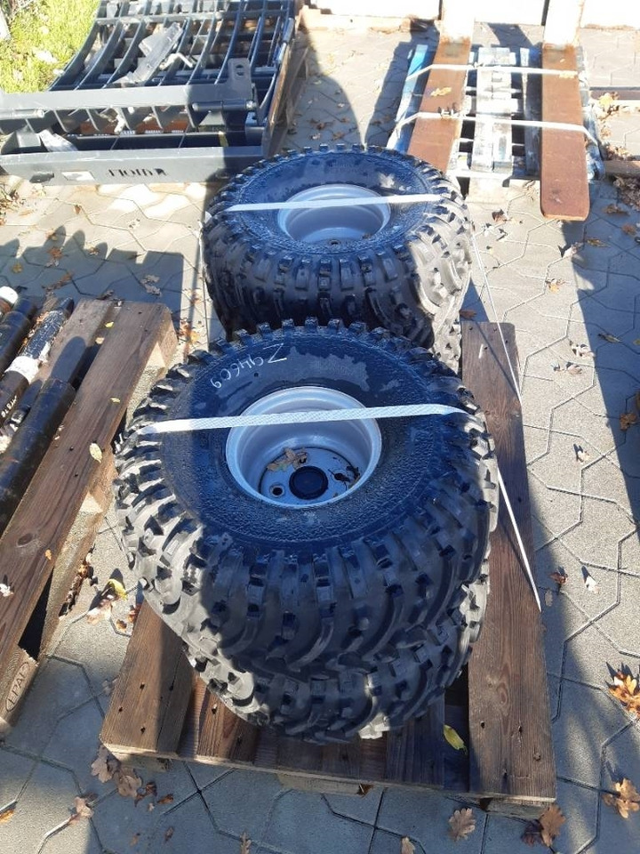 GiANT Reifensatz SK201D 22x11-8 - Tire for Construction machinery: picture 1 GiANT Reifensatz SK201D 22x11-8 - Tire for Construction machinery: picture 1