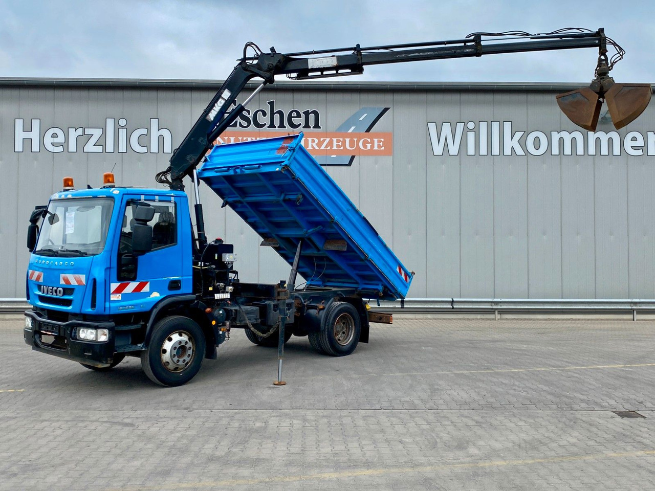 Iveco 120E25*MKG HLK 76a2*3Sitze*Klima*3 Seiten Kipper Iveco 120E25*MKG HLK 76a2*3Sitze*Klima*3 Seiten Kipper - Tipper, Crane truck: picture 1 Iveco 120E25*MKG HLK 76a2*3Sitze*Klima*3 Seiten Kipper Iveco 120E25*MKG HLK 76a2*3Sitze*Klima*3 Seiten Kipper - Tipper, Crane truck: picture 1