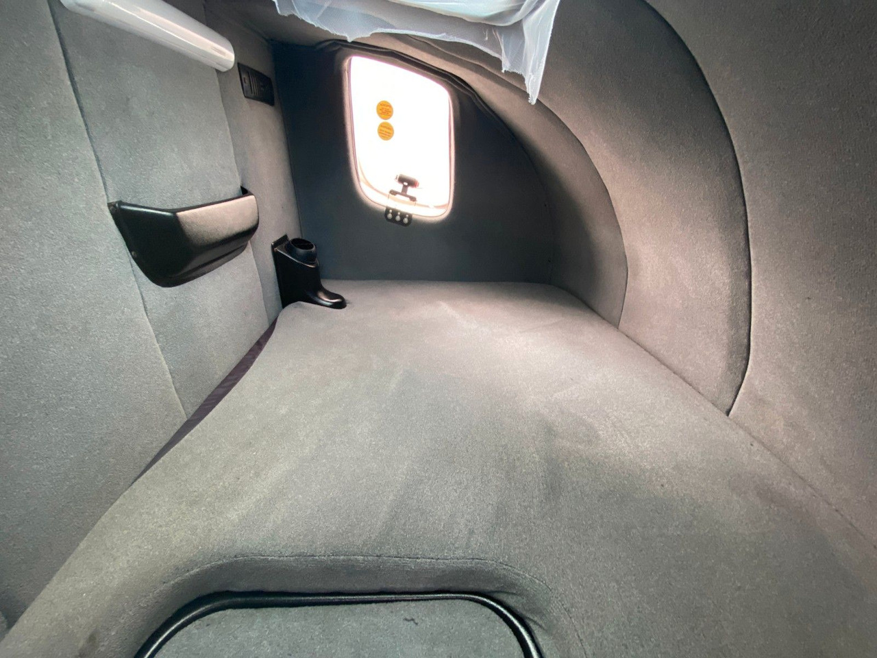 Curtain side van Iveco Daily Hi-Matic 70 C 21 Topsleeper | LBW 1,00to.: picture 14