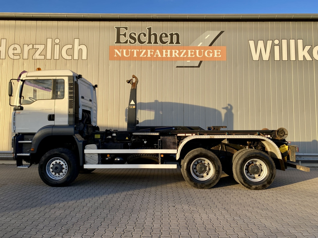 MAN TGA 33.390 6x6 BB - Hook lift truck: picture 3 MAN TGA 33.390 6x6 BB - Hook lift truck: picture 3