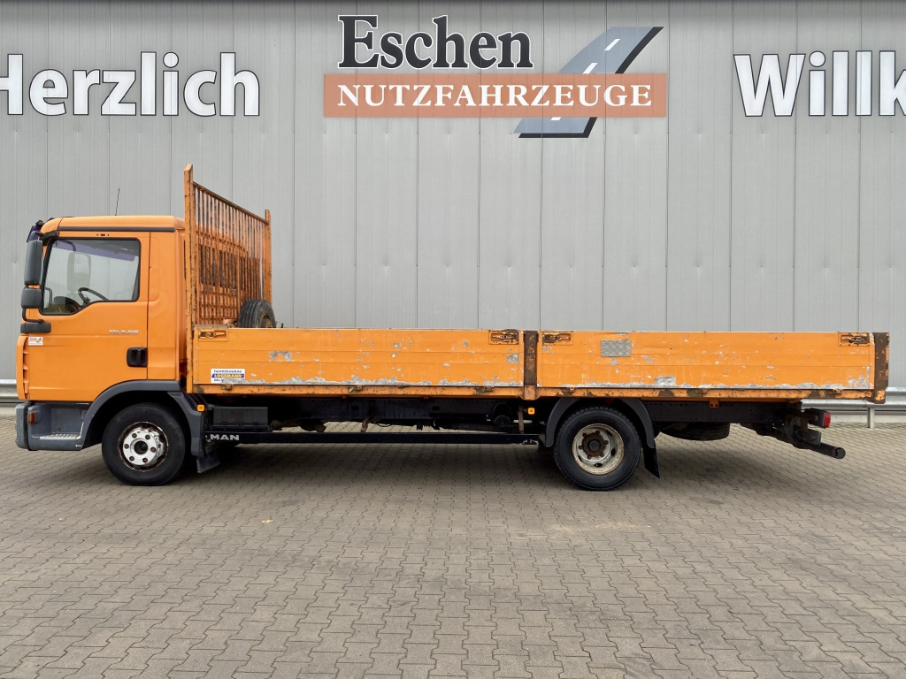 MAN TGL 8.210 4x2 BL - Dropside/ Flatbed truck: picture 2 MAN TGL 8.210 4x2 BL - Dropside/ Flatbed truck: picture 2