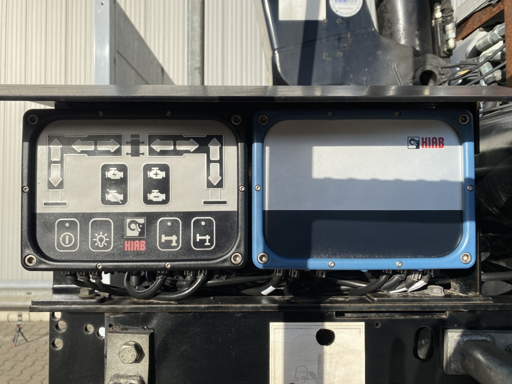 Dropside/ Flatbed truck, Crane truck Mercedes-Benz 2545 L 6x2 Arocs / HIAB 177 K Pro Kran: picture 17