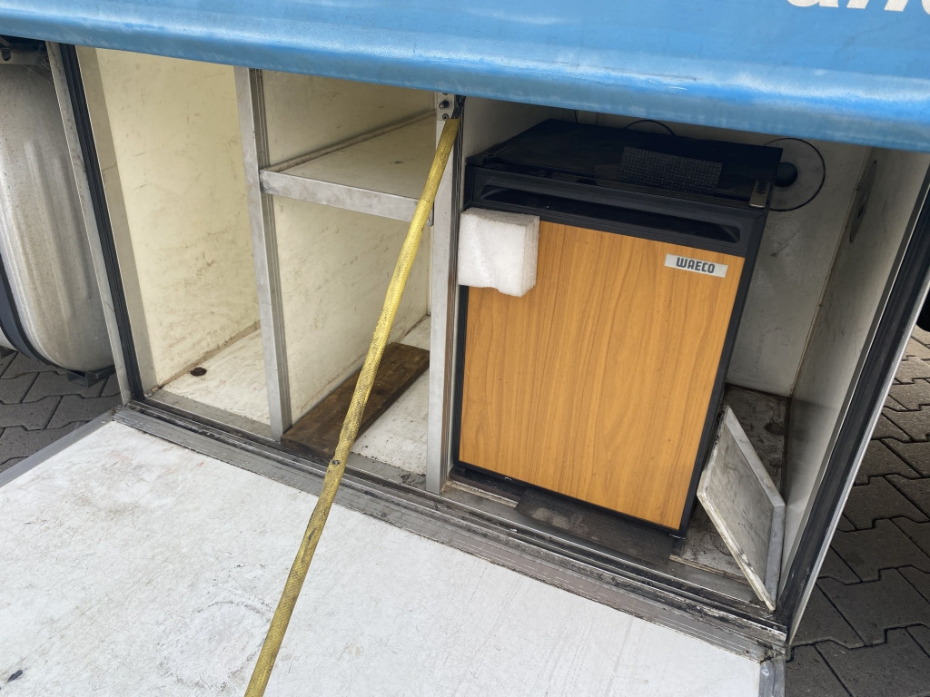 Scania 114 G 340 / 6x2 BL - Curtainsider truck: picture 4 Scania 114 G 340 / 6x2 BL - Curtainsider truck: picture 4