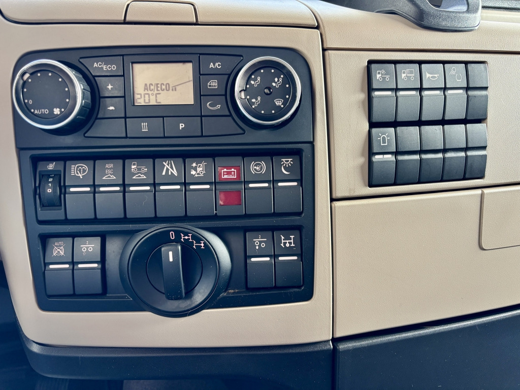 Tractor unit MAN TGX 18.460 4x4 H BLS: picture 14