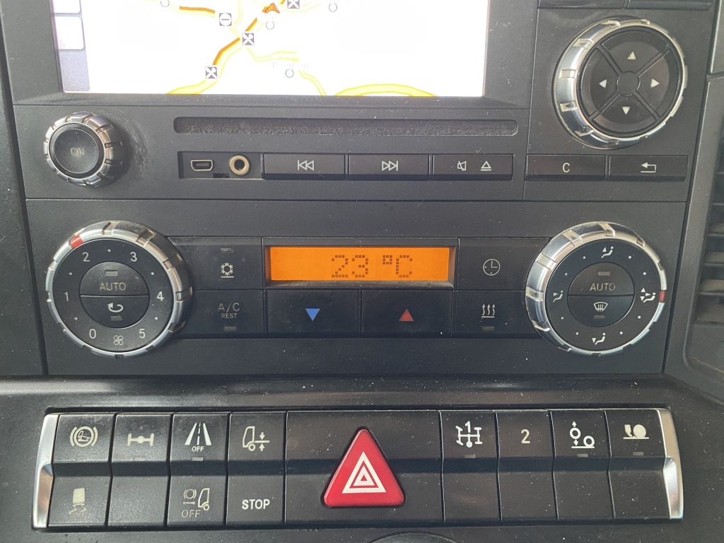 Tractor unit Mercedes-Benz 1846 LS Actros: picture 8