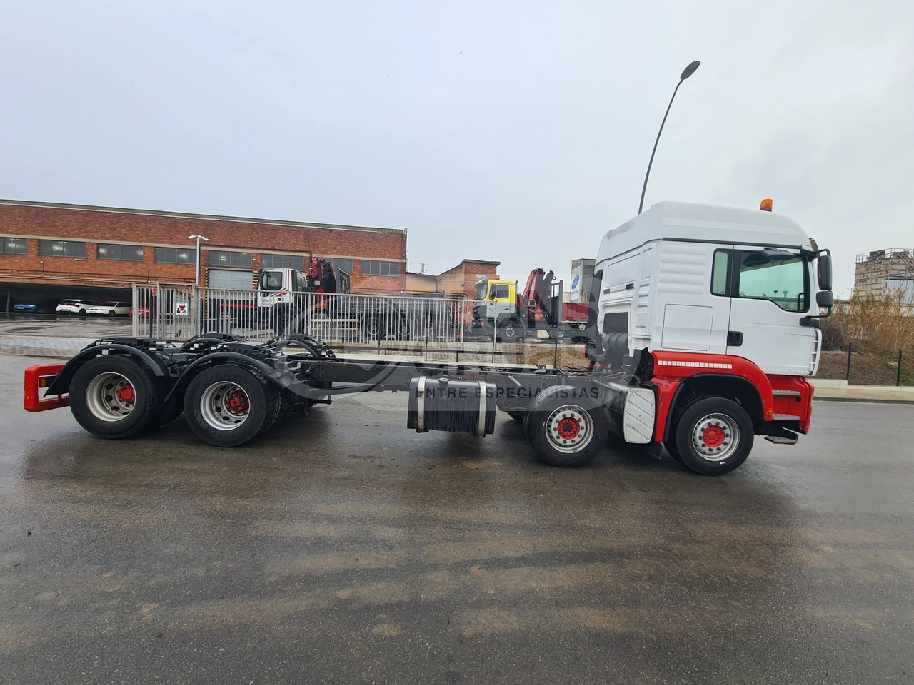 Camión MAN TGA 35.390 de ocasión + F800BXP.26 - Cab chassis truck: picture 5 Camión MAN TGA 35.390 de ocasión + F800BXP.26 - Cab chassis truck: picture 5