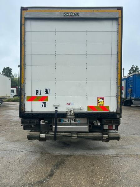Chereau - Closed box semi-trailer: picture 2 Chereau - Closed box semi-trailer: picture 2