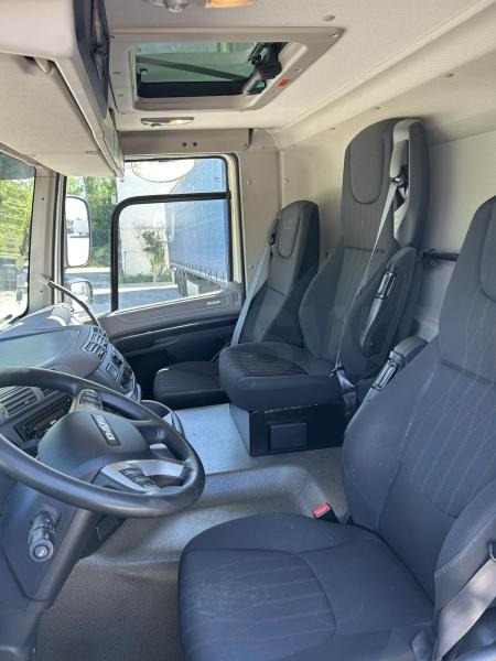 DAF CF 340 - Box truck: picture 5 DAF CF 340 - Box truck: picture 5