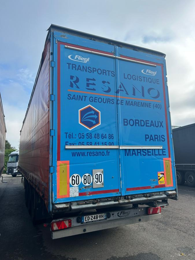 Fliegl - Curtainsider semi-trailer: picture 3 Fliegl - Curtainsider semi-trailer: picture 3