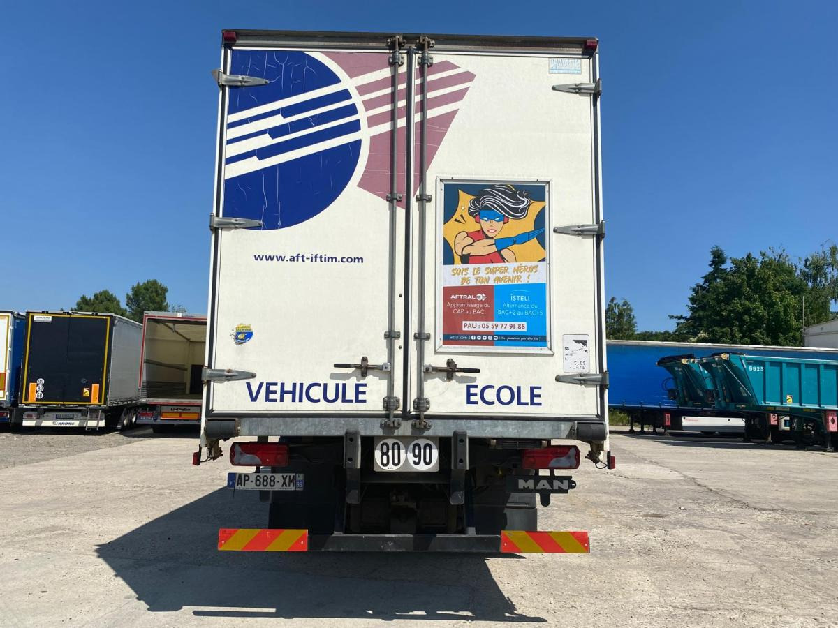MAN TGX 18.360 - Curtainsider truck: picture 5 MAN TGX 18.360 - Curtainsider truck: picture 5