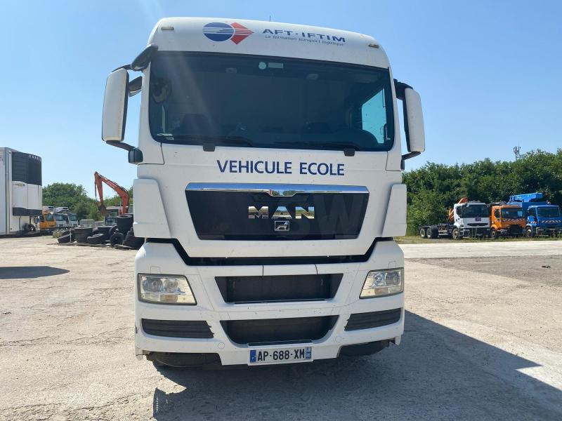 MAN TGX 18.360 - Curtainsider truck: picture 2 MAN TGX 18.360 - Curtainsider truck: picture 2