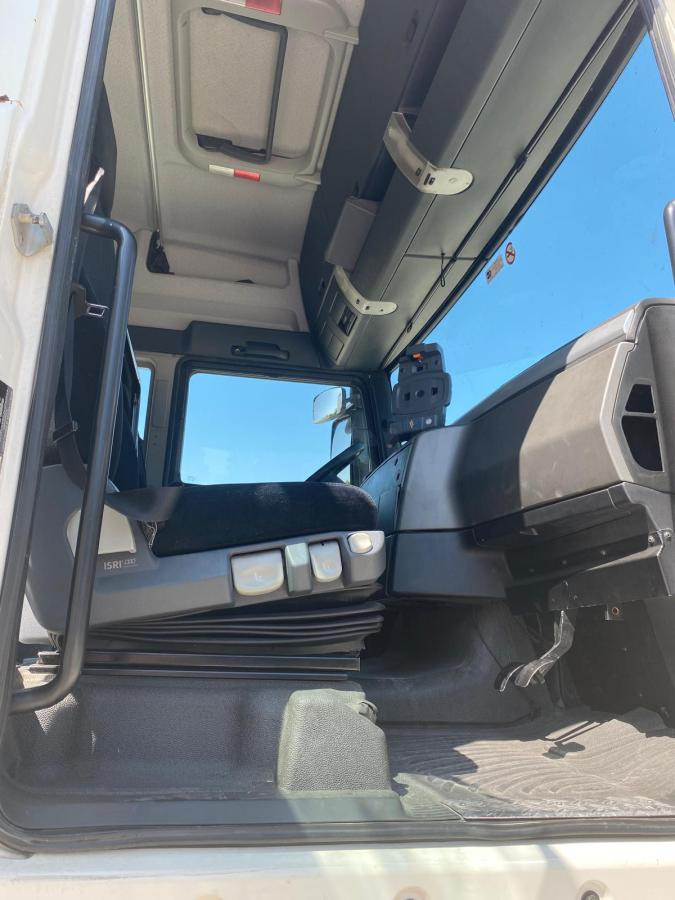 MAN TGX 18.360 - Curtainsider truck: picture 5 MAN TGX 18.360 - Curtainsider truck: picture 5