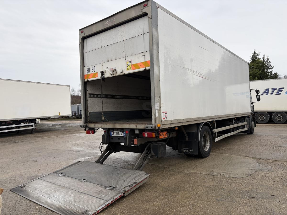 Renault D-Series 19 - Box truck: picture 4 Renault D-Series 19 - Box truck: picture 4