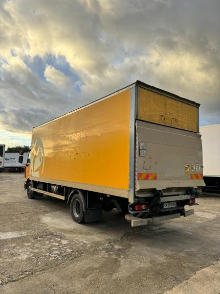 Renault Midlum 220 - Box truck: picture 5 Renault Midlum 220 - Box truck: picture 5