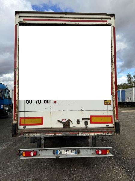 Samro - Closed box semi-trailer: picture 3 Samro - Closed box semi-trailer: picture 3