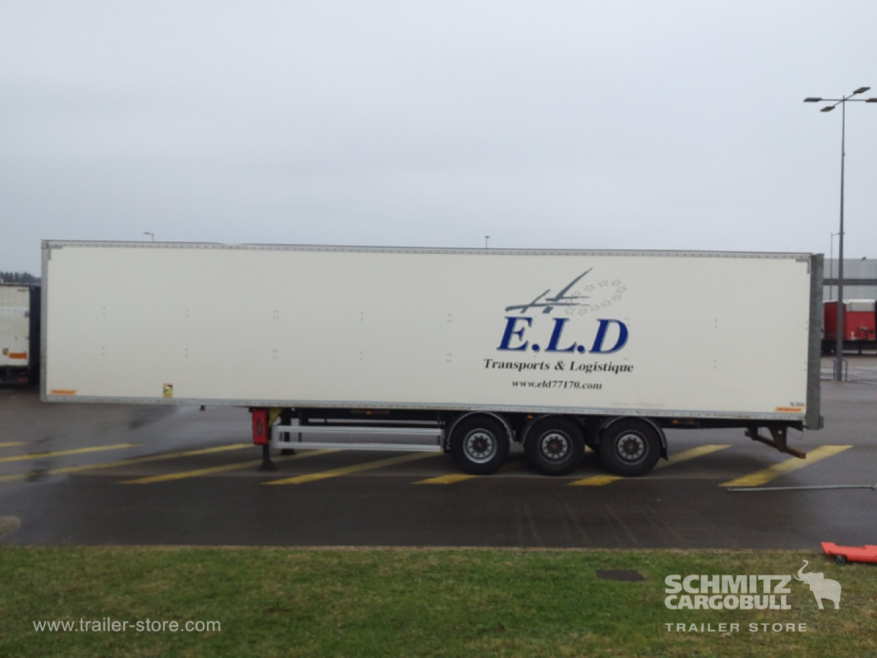 FRUEHAUF Dryfreight Standard Roller shutter door - Closed box semi-trailer: picture 3 FRUEHAUF Dryfreight Standard Roller shutter door - Closed box semi-trailer: picture 3