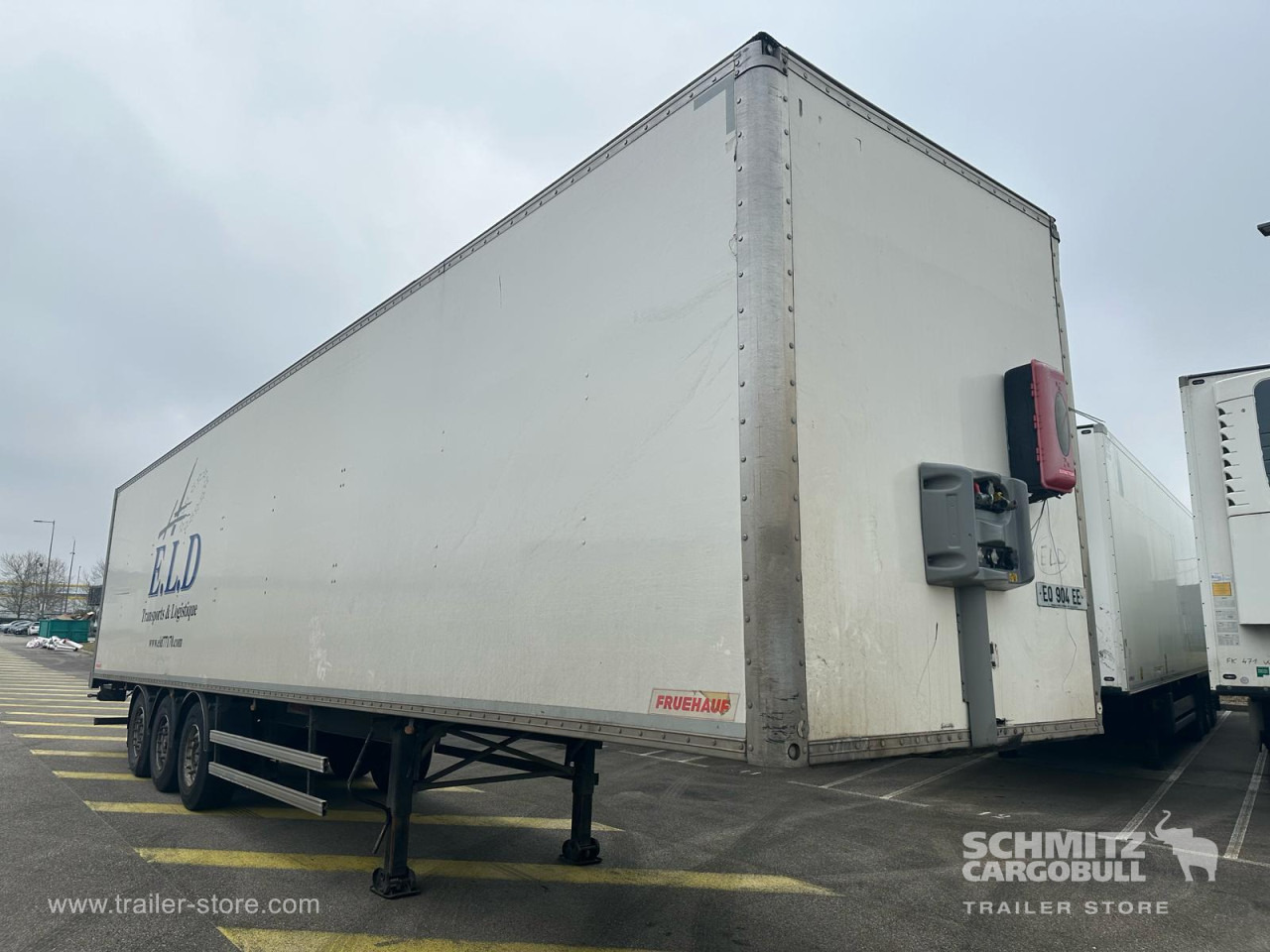 FRUEHAUF Dryfreight Standard Roller shutter door - Closed box semi-trailer: picture 1 FRUEHAUF Dryfreight Standard Roller shutter door - Closed box semi-trailer: picture 1