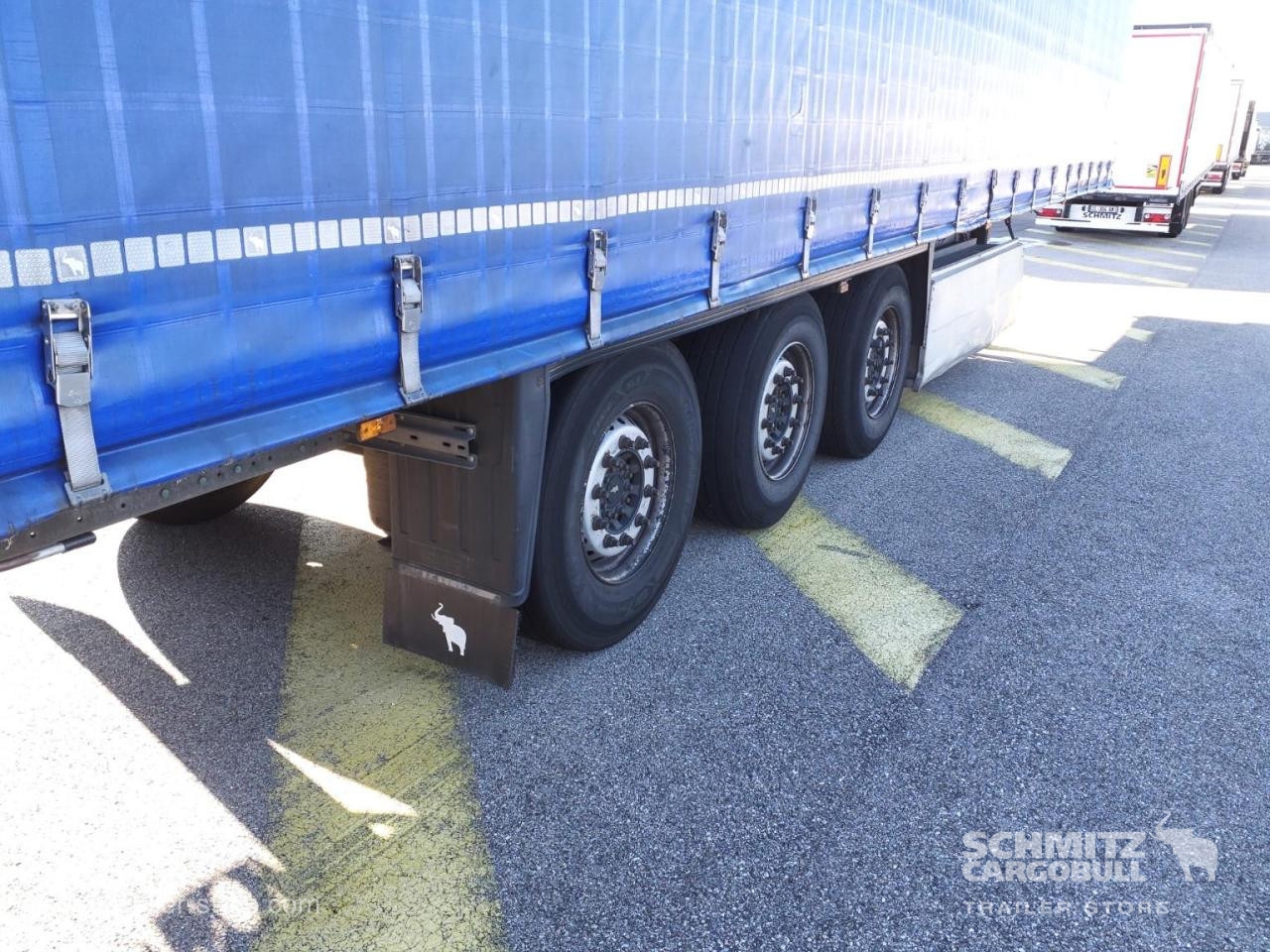 SCHMITZ Curtainsider Standard - Curtainsider semi-trailer: picture 3 SCHMITZ Curtainsider Standard - Curtainsider semi-trailer: picture 3