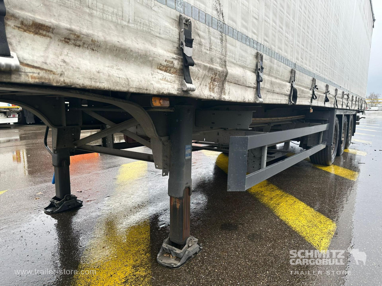 SCHMITZ Curtainsider Standard - Curtainsider semi-trailer: picture 3 SCHMITZ Curtainsider Standard - Curtainsider semi-trailer: picture 3