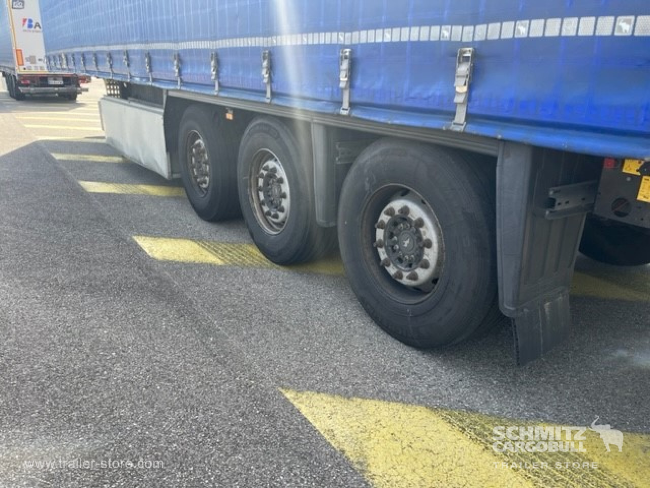 SCHMITZ Curtainsider Standard - Curtainsider semi-trailer: picture 4 SCHMITZ Curtainsider Standard - Curtainsider semi-trailer: picture 4