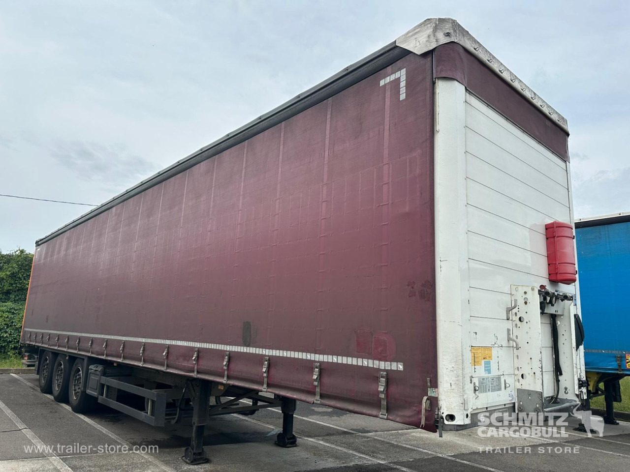 SCHMITZ Curtainsider Standard Taillift - Curtainsider semi-trailer: picture 1 SCHMITZ Curtainsider Standard Taillift - Curtainsider semi-trailer: picture 1