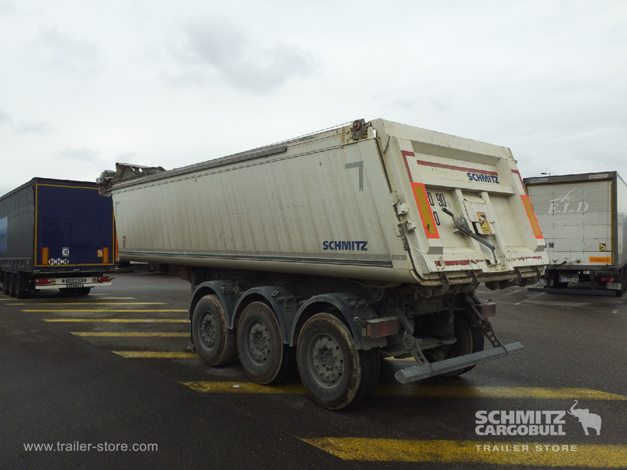 SCHMITZ Tipper Alu-square sided body 27m³ - Tipper semi-trailer: picture 5 SCHMITZ Tipper Alu-square sided body 27m³ - Tipper semi-trailer: picture 5
