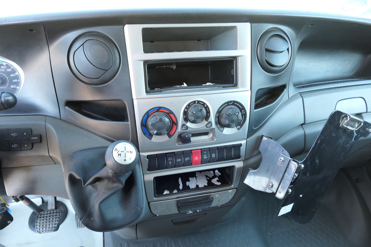 Box van IVECO Daily 35 S11 C30C AUTOMATIK KAMERA MAXI Regale D: picture 11