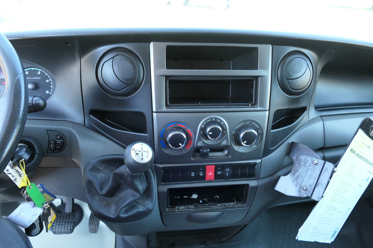 Box van IVECO Daily 35 S11 C30C AUTOMATIK KAMERA Regale LUFT D: picture 10