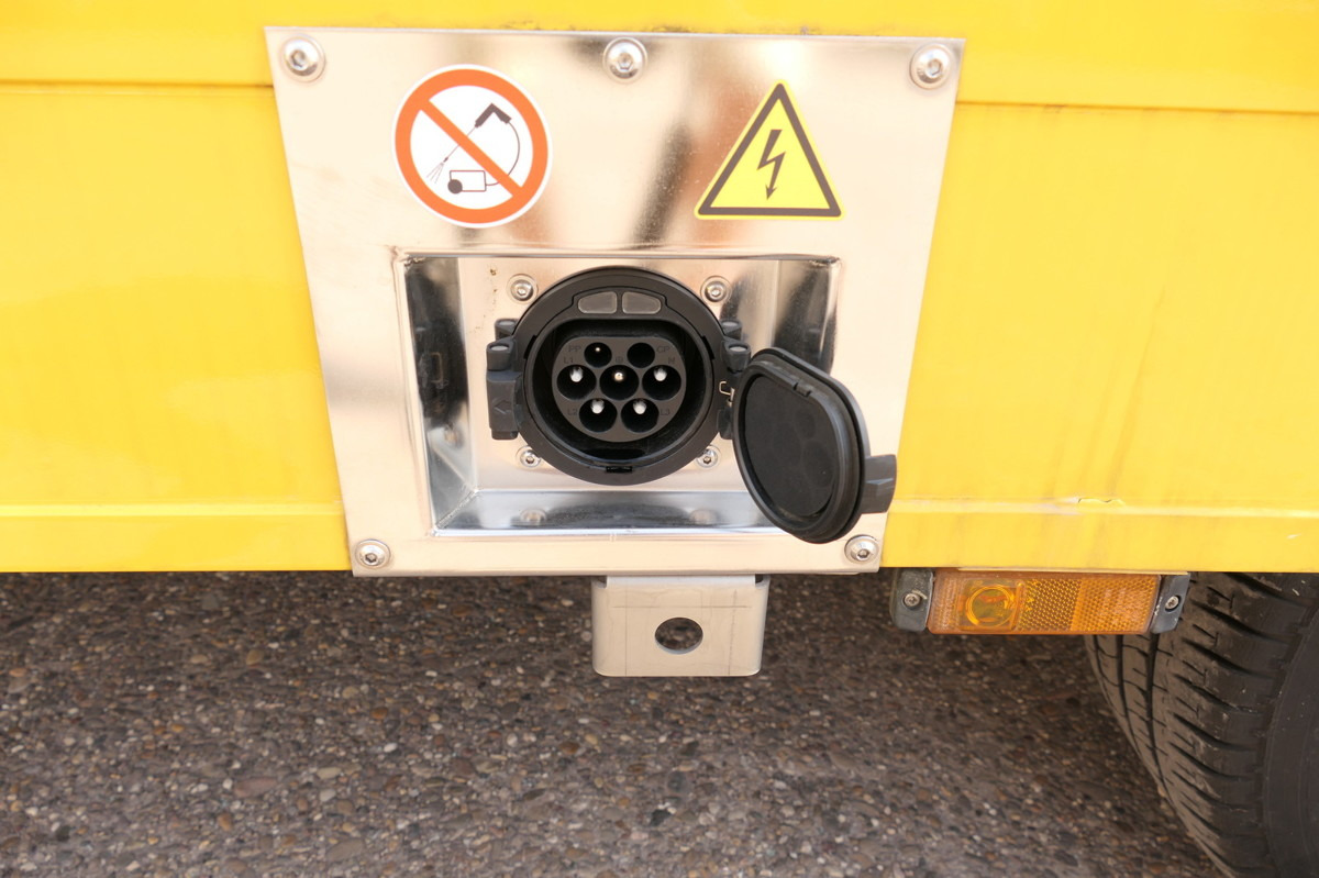 Leasing of IVECO Daily 35 S11 C30C ELEKTRO COC Umbau 08/2021 Firm IVECO Daily 35 S11 C30C ELEKTRO COC Umbau 08/2021 Firm: picture 14 Leasing of IVECO Daily 35 S11 C30C ELEKTRO COC Umbau 08/2021 Firm IVECO Daily 35 S11 C30C ELEKTRO COC Umbau 08/2021 Firm: picture 14