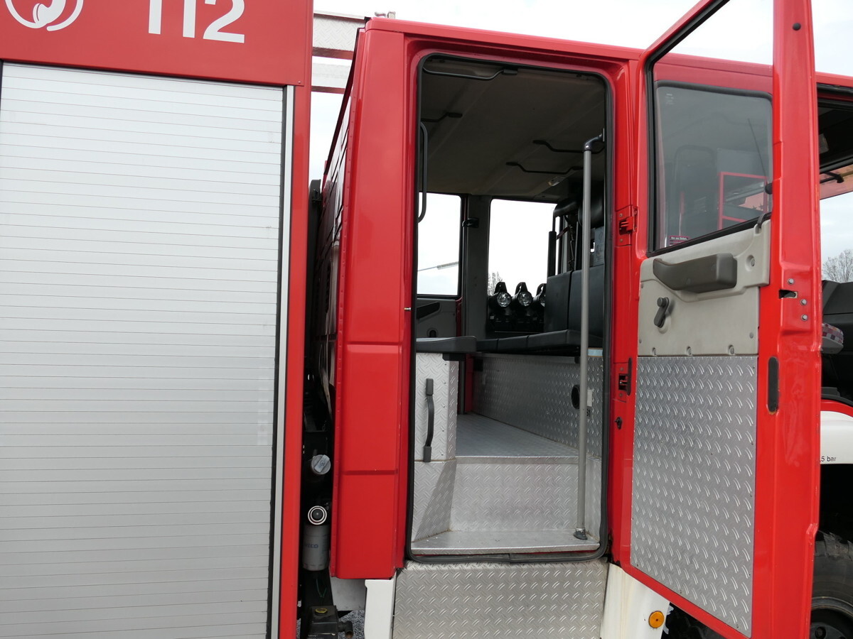 Leasing of IVECO FF 95 E 18W LF 8/6 DoKa 4X4 SFZ FEUERWEHR Löschf IVECO FF 95 E 18W LF 8/6 DoKa 4X4 SFZ FEUERWEHR Löschf: picture 17