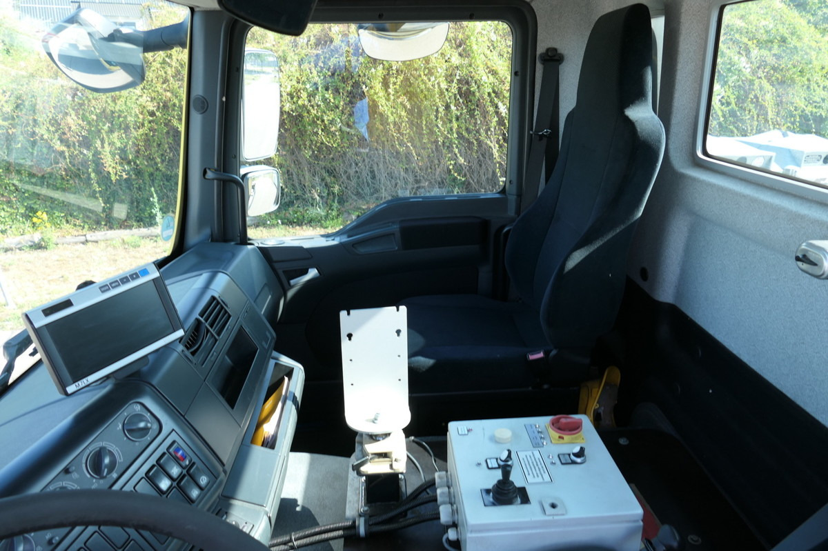 Container transporter/ Swap body truck MAN TGM 18.290 LLLC Umsetzfahrzeug KLIMA AHK: picture 13