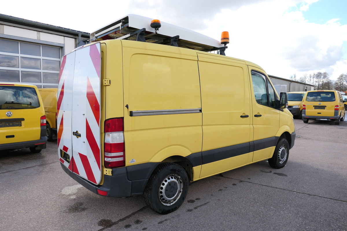 MERCEDES-BENZ Sprinter 216 CDI KLIMA - Begleitfahrzeug SCHLAFB - Small van: picture 1 MERCEDES-BENZ Sprinter 216 CDI KLIMA - Begleitfahrzeug SCHLAFB - Small van: picture 1